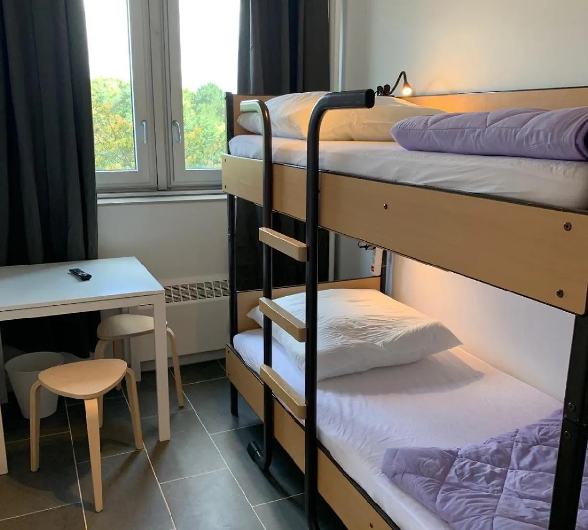 Cologne Hostel 0*,