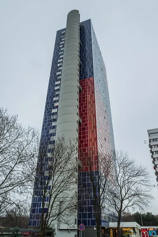 Cologne Hostel 0*,